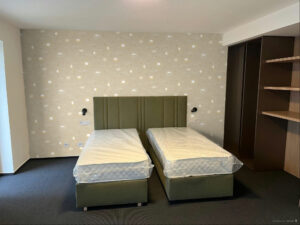 hotel ubytování pokoje útulné kuchyňka zahrádka